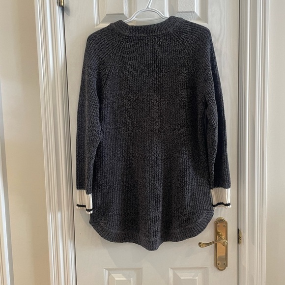 Gray knit sweater - Picture 3 of 3
